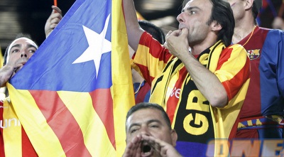 אוהדי ברצלונה שורקים בזמן נגינת ההימנון (רויטרס)