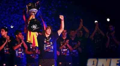 קרלס פויול עם הגביע (ONE)