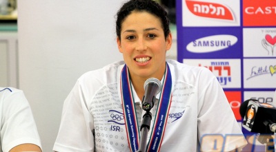 עמית עברי. הנציגה הנשית בשחייה בלונדון (יניב גונן)