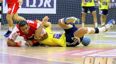 בוטוליה נאבק על כדור (יניב גונן) בוטוליה נאבק על כדור (יניב גונן)