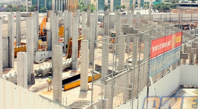 בניית היציע בטדי (משה חרמון)