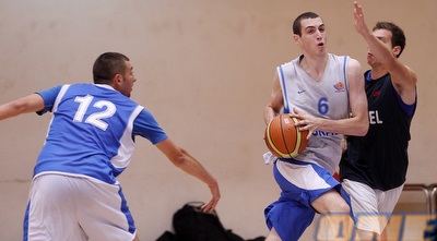 סולומון באימון העתודה לפני הפציעה (איגוד הכדורסל) (ONE)