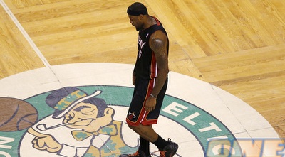 לברון ג´יימס מאוכזב (רויטרס)