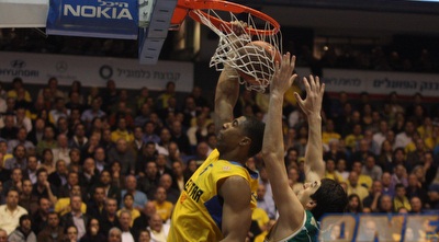 הנדריקס מטביע על שרמאדיני. יחזר לצהוב? (יניב גונן)