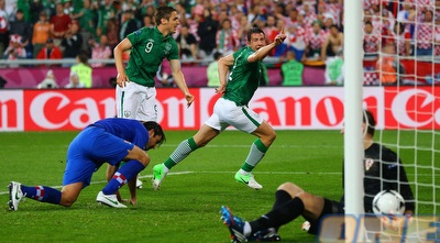 סט. לדג´ר נוגח לרשת של פלטיקוסה (GettyImages) סט. לדג´ר נוגח לרשת של פלטיקוסה (GettyImages)