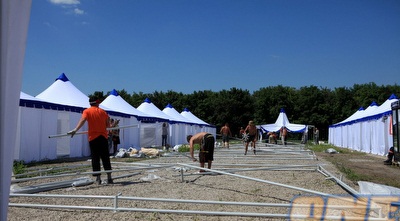 עיר האוהלים בדונייצק בשלבי הקמה נוספים. יש ביקוש (יוסי ציפקיס) עיר האוהלים בדונייצק בשלבי הקמה נוספים. יש ביקוש (יוסי ציפקיס)