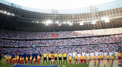 קרחות בדונבס ארינה. האצטדיונים מלאים, לא?(יוסי ציפקיס)