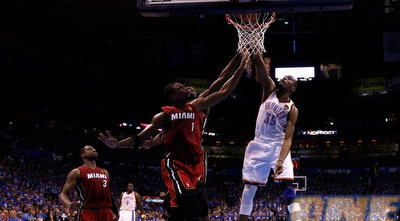 דוראנט מטביע (GettyImages)