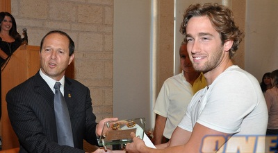 גיא ברנע עם ברקת (סקופ 89) (ONE)