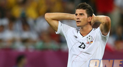 מריו גומז לא מבין איך החמיץ (GettyImages)