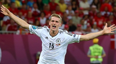 לארס בנדר לאחר שער הניצחון שהבקיע (GettyImages)