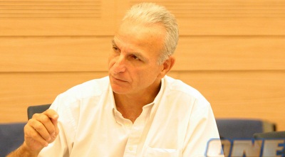 ד&qout;ר אורי שפר (חגי ניזרי)