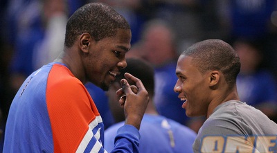 דוראנט עם ווסטברוק. ממשיכים לספק הצגות (GettyImages)