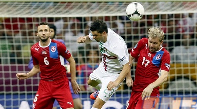 סיבוק והאבשמן שומרים על פושטיגה (רויטרס) סיבוק והאבשמן שומרים על פושטיגה (רויטרס)