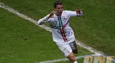 רונאלדו חוגג את השער (ONE) רונאלדו חוגג את השער (ONE)