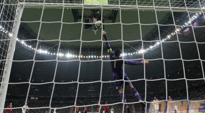 צ&acute;ך בעוד עצירה, הציל את הצ&acute;כים לא מעט (רויטרס)