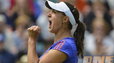 פאצ´ק בטירוף אחרי שהבינה כי זכתה (רויטרס) פאצ´ק בטירוף אחרי שהבינה כי זכתה (רויטרס)