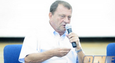 איזי שרצקי (חגי ניזרי)