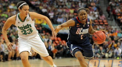 טיפאני הייס (מימין) בפעולה. תחזק את הסגל של ראשל&qout;צ (GettyImages)