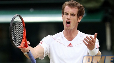 אנדי מארי מתוסכל. איך הוא הפסיד את המערכה הזו? (GettyImages)