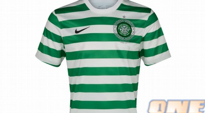 המדים החדשים של סלטיק עם הסמל המשודרג וקצת יותר פסים