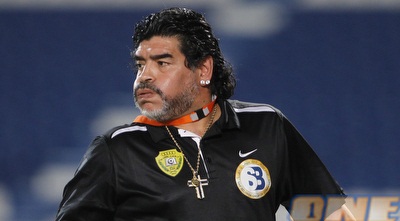 מראדונה, לא מפסיק להסתבך (רויטרס)