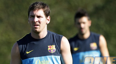 מסי עם אלבס ברקע. חזרו לאימונים (רויטרס) מסי עם אלבס ברקע. חזרו לאימונים (רויטרס)