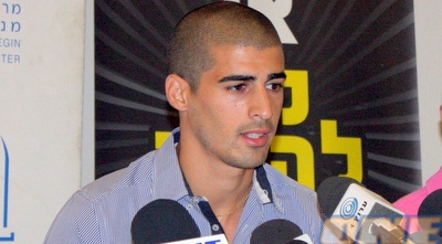 עמית בן שושן. גם השחקנים נרתמים למיזם (משה חרמון)