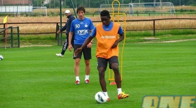 קשצ´לאן ואוסיאקו במחנה האימונים בפולין (האתר הרשמי של ב&qout;ש) קשצ´לאן ואוסיאקו במחנה האימונים בפולין (האתר הרשמי של ב&qout;ש)