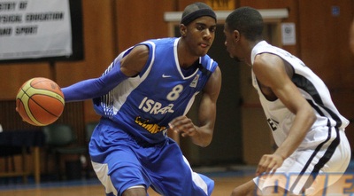 שון דאוסן עם הכדור. אמור להוביל את הנבחרת (לילך וייס) שון דאוסן עם הכדור. אמור להוביל את הנבחרת (לילך וייס)