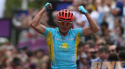 אנדרי וינוקורוב חוצה את הקוה סיום, מירוץ מצויין לקאזחי (GettyImages)