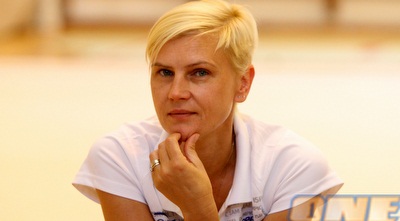 אלה סמופלוב (חגי ניזרי)