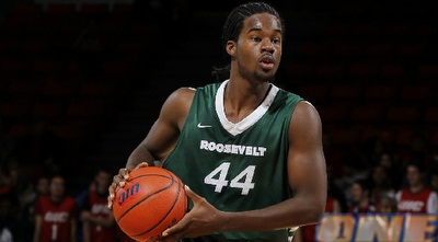 עומר תומאס. עובר לסמארה 