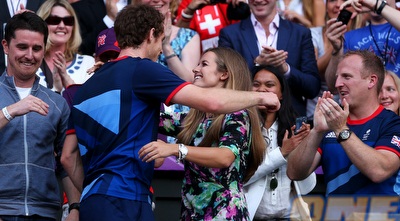 אנדי מארי והחברה בחיבוק ששווה זהב (GettyImages) אנדי מארי והחברה בחיבוק ששווה זהב (GettyImages)
