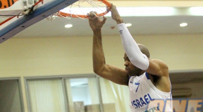 טיוס מטביע. כך זה נראה במחצית הראשונה (חגי ניזרי)