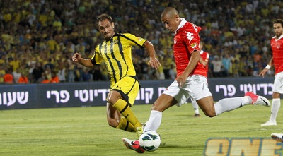 טל בן חיים בועט (יוסי ציפקיס) טל בן חיים בועט (יוסי ציפקיס)