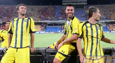 קרלוס, קולאוטי וגונסאלו חוגגים (יניב גונן) קרלוס, קולאוטי וגונסאלו חוגגים (יניב גונן)