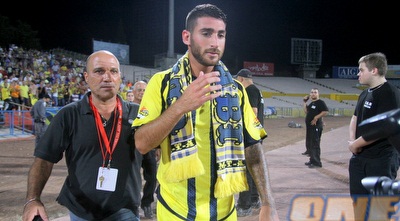 אלירן עטר עם צעיף של מכבי (יניב גונן) אלירן עטר עם צעיף של מכבי (יניב גונן)