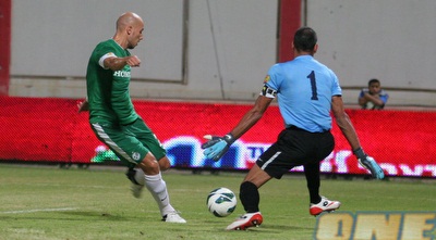 צוצאליץ´ מנסה להכניע את גורש (עמית מצפה)