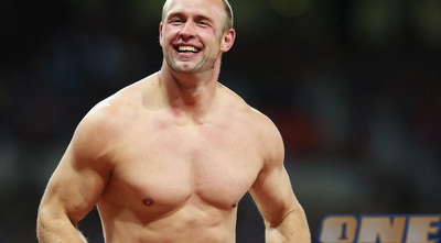 הרטינג מרוצה עם הזהב שלו (GettyImages)