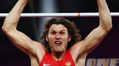 אוחוב חוגג כשהוא מבין שאף אחד כבר לא יעבור אותו (GettyImages)