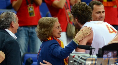 פאו גאסול והמלכה סופיה (GettyImages)