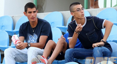 ניר ביטון ותום בן זקן (הבן של) ביציע (שי לוי) ניר ביטון ותום בן זקן (הבן של) ביציע (שי לוי)