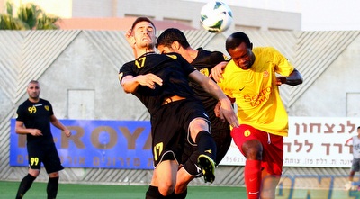 פטי ואליחן מחפשים את הכדור (שי לוי) פטי ואליחן מחפשים את הכדור (שי לוי)