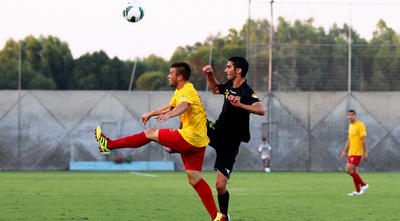 קריאף לוחץ על אוסיץ´ (שי לוי) קריאף לוחץ על אוסיץ´ (שי לוי)