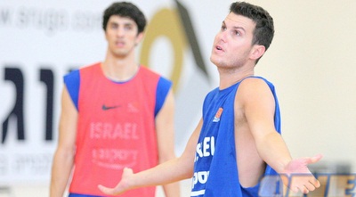 גיא פניני וליאור אליהו באימון הנבחרת (משה חרמון)