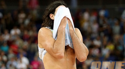 סקולה תופס את הראש (GettyImages) סקולה תופס את הראש (GettyImages)