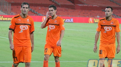 נחום, עזוז ואביב חדד מאוכזבים (משה חרמון)