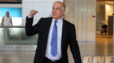 אבי לוזון מחוייך כתמיד (חגי ניזרי)