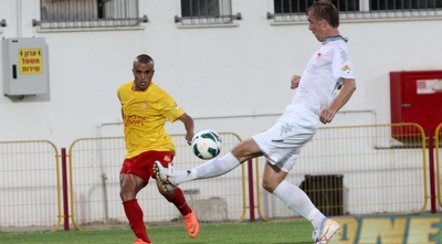 אבו ענזה מול בויאן מרקוביץ´ (חגי ניזרי)